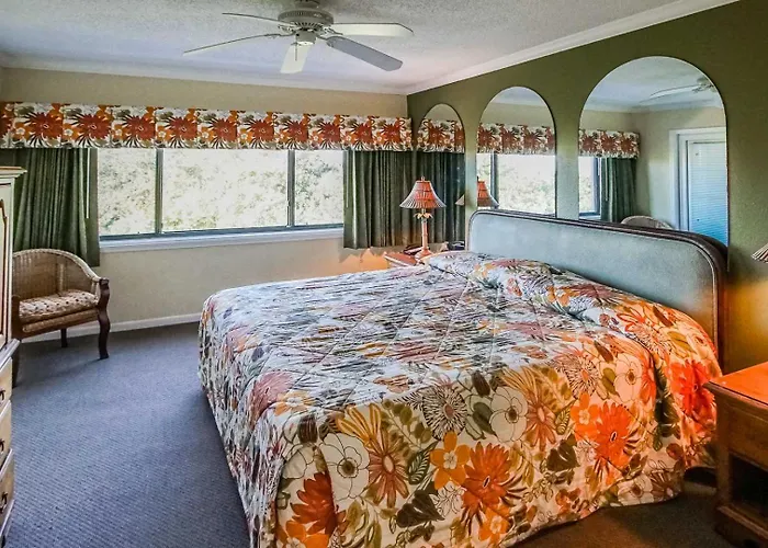 Sand Pebble Resort